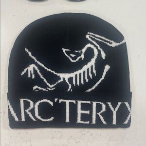 Arc'teryx Black and White Logo Beanie